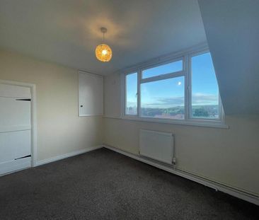 3 bedroom end of terrace house to rent - Photo 3