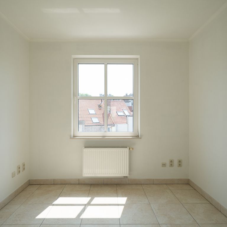Appartement met 3 slaapkamers, aangenaam terras en autostaanplaats met prachtig en open zicht over de Leie. - Foto 1