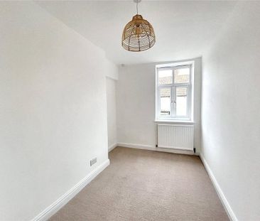 2 bedroom end of terrace house to rent - Photo 4