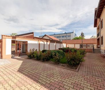 Casă spațioasă cu 8 camere - Pitești - 0% Comision - Photo 3