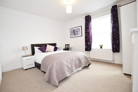 4 bedroom terraced house to rent - Photo 3
