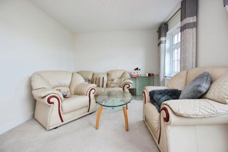 4 bedroom terraced house to rent - Photo 2
