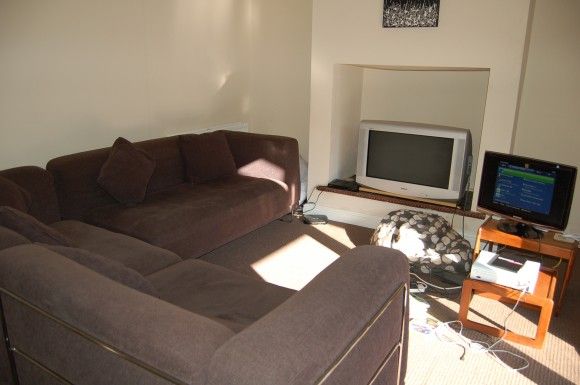 FIRST MONTHS RENT HALF PRICE - DOUBLE ROOM - Photo 1