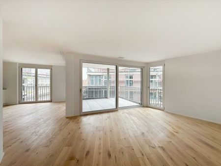 Living in a new and modern apartment - Photo 2