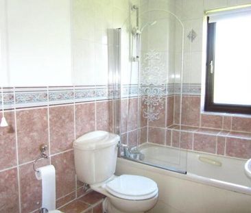 4 bedroom detached house to rent - Photo 4