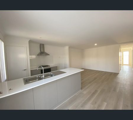 10 Eagle Lane, Eglinton, WA 6034 - Photo 4