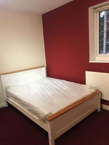 Reading, RG2 - Photo 2