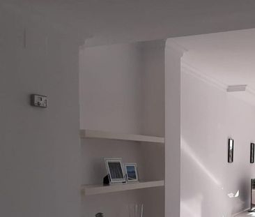 2 bedroom luxury penthouse for rent in Nueva Andalucia, Spain - Photo 2