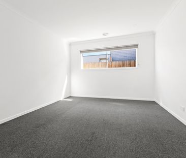 1 English Road, Fraser Rise VIC 3336 - Photo 1