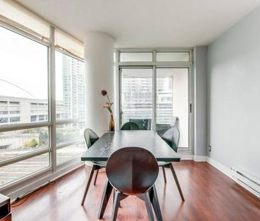 Spectacular 1 Bedroom + Den Suite with CN Tower Views in the Entertain - Photo 3