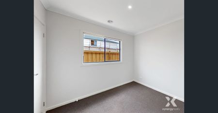 Easy-Care Living in a Connected Diggers Rest Pocket - Photo 3