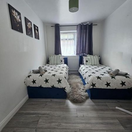 2 bedroom property to rent - Photo 3