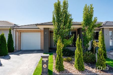 Charming, Convenient Living in Wyndham Vale! - Photo 5