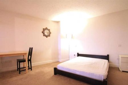 Studio Flat, Gun Place, E1W - Photo 5