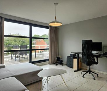 Dakappartement met 2 slaapkamers in het centrum van OLV-Olen! - Photo 2