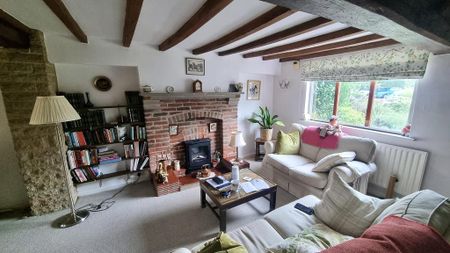 4 bedroom detached house to rent - Photo 2