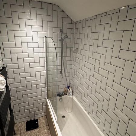 8 bedroom terraced house to rent - Photo 4