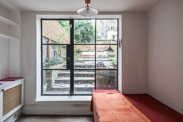 4 bedroom terraced house to rent - Photo 1