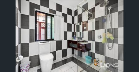 STYLISH & EXTRA LARGE! - Photo 4