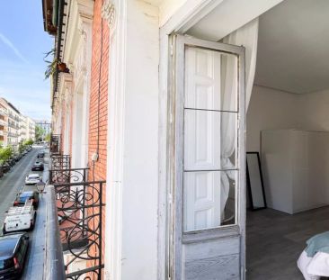 Room in a shared 6-bedroom apartment for rent in Universidad, perfect for professionals and students - Photo 4