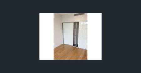 North East facing Spacious One Bedroom with Timber Floor. Inspection 0408668898 - Photo 2