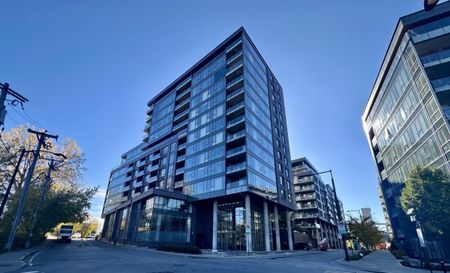 Le Canal : condo de 1200 pc, 2 chambres, 2 salles de bain avec stationnement intérieur, offert en location semi-meublé - Photo 2