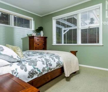 3-Bedroom Furnished Home in Central Hillcrest - Photo 2