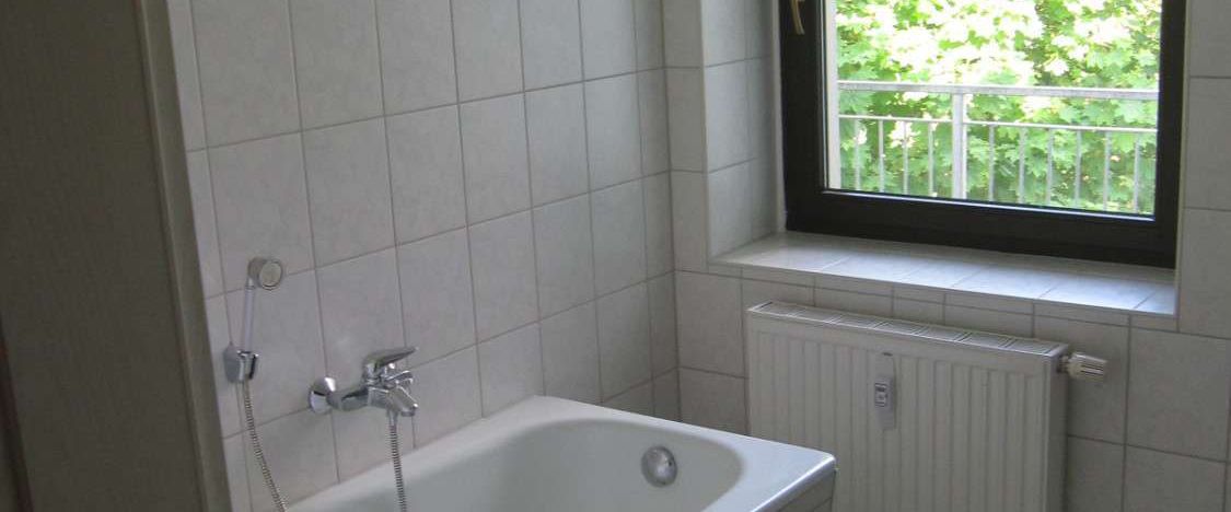 Frei ab 1.7.25 - im 2. OG - Schlafen zum Innenhof + Bad mit Fenster - Photo 1