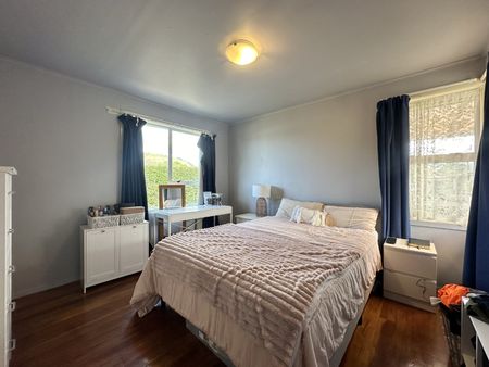 3-Bedroom Home in Trentham - Large Section - Photo 3