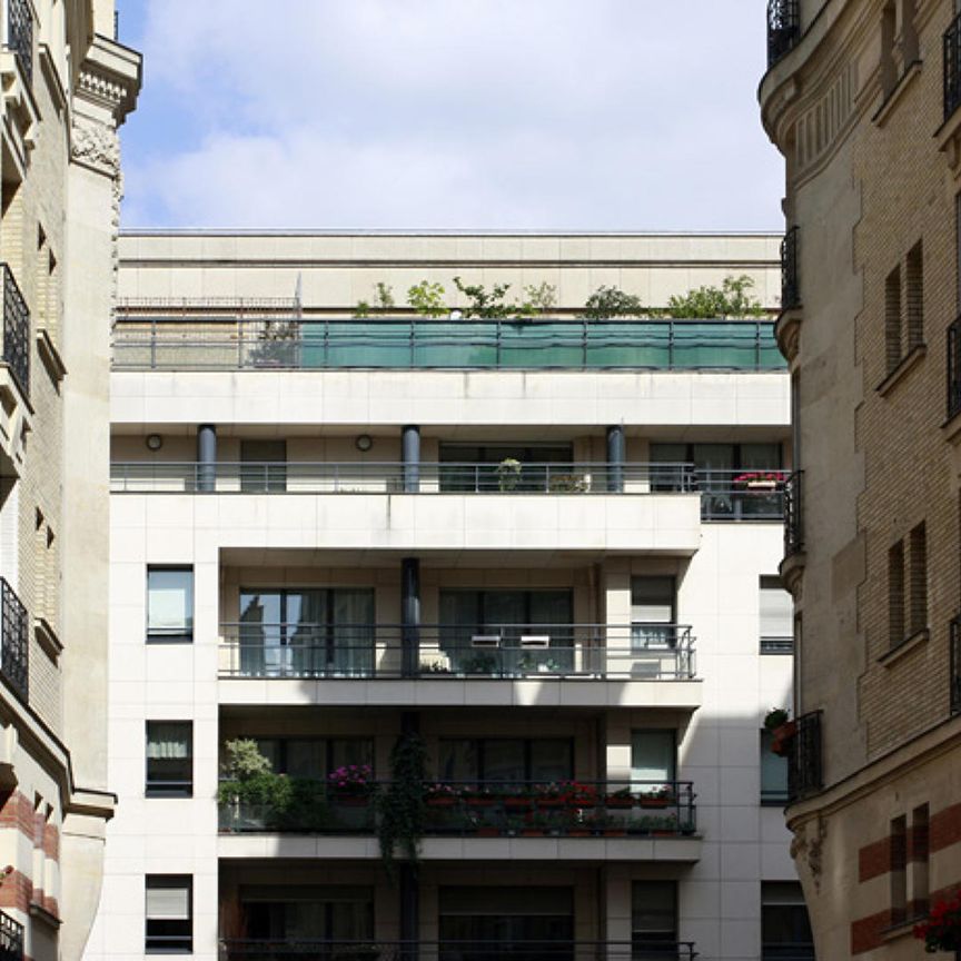 location Appartement T3 DE 74.5m² À PARIS - Photo 1