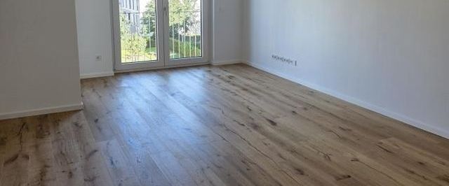 Ihr neues Zuhause an der Elbe im Erstbezug! Moderne Ausstattung, großer Balkon! - Photo 1