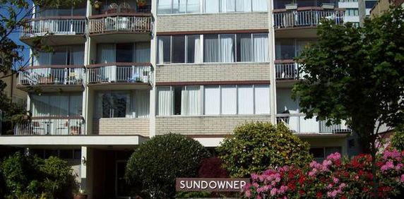 Sundowner Apartments - Photo 2