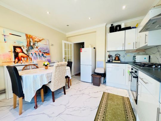 1 bedroom property to rent Rowan Crescent, SW16 - Photo 1