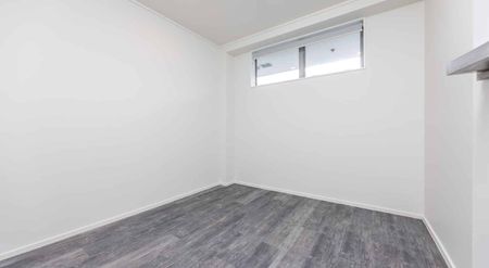 City Living with Harbour Views - Photo 3