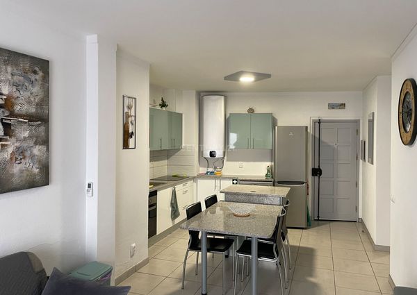 Vive o Inverno ao Sol: Apartamento Centralíssimo para Arrendamento em Olhos de Água, Albufeira