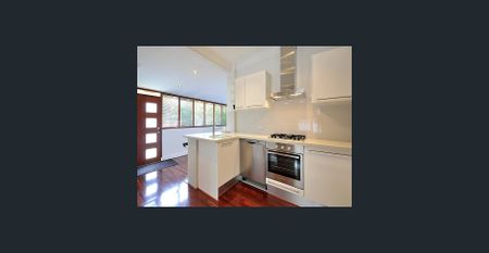 LIFESTYLE & LOCATION! - Photo 4