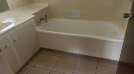 PLEASANT POINT - 3 BEDROOMS - Photo 5