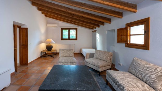 77 Carrer Joan de Saridakis, Palma de Mallorca, Balearic Islands 07015 - Photo 1