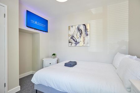 5 bedroom semi-detached house to rent - Photo 4