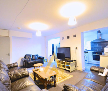 8 bedroom detached house to rent - Photo 2