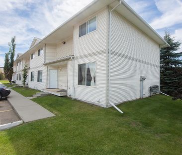 801 Bothwell Drive, Sherwood Park, AB - Photo 3