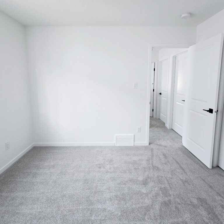 Edmonton Unfurnished duplex Rental in Montrose - Spacious 3-Bed Main Floor Duplex in Highlands – Bright, Modern, and Pet-Friendly - Photo 1