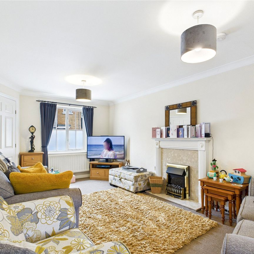 Admirals Walk, Wivenhoe, Colchester, Essex, CO7 9SZ - Photo 1