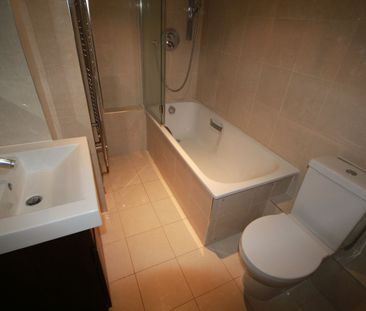 Highlawn Hall, Sudbury Hill, Harrow - Photo 2