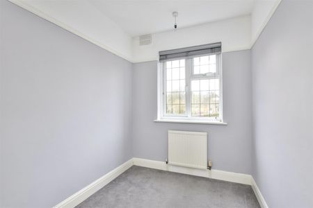 3 bed flat to rent in High Street, Chalfont St. Giles, HP8 - Photo 4