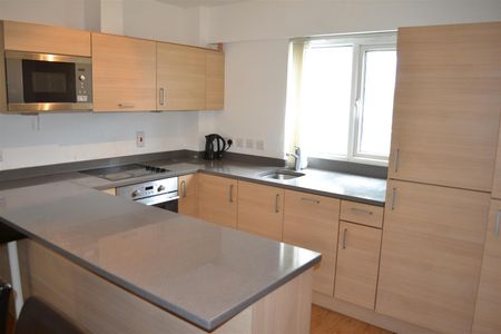 2 bed apartment to rent in Boulevard Drive, London, NW9 - Photo 3