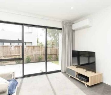 Three Bedroom/2 Bathrooms Townhouse Queenwood - Photo 1