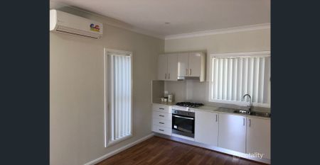 Beautiful Granny flat close to all the amenities - Photo 2