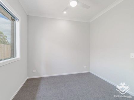 Brand New Modern 4 Bedder Family Home LOW priced set to be gone quick - Photo 5