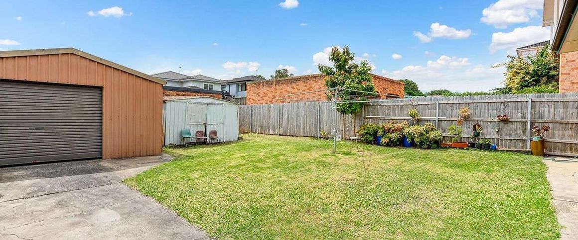 Newly Renovated 4 Bedroom House in the heart of WAREEMBA PENINSULA - Photo 1